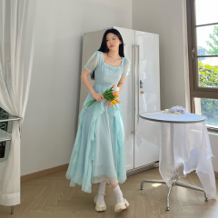 一罐杏仁桃 2022云山蓝方领泡泡袖茶歇法式初恋裙复古温柔长裙夏